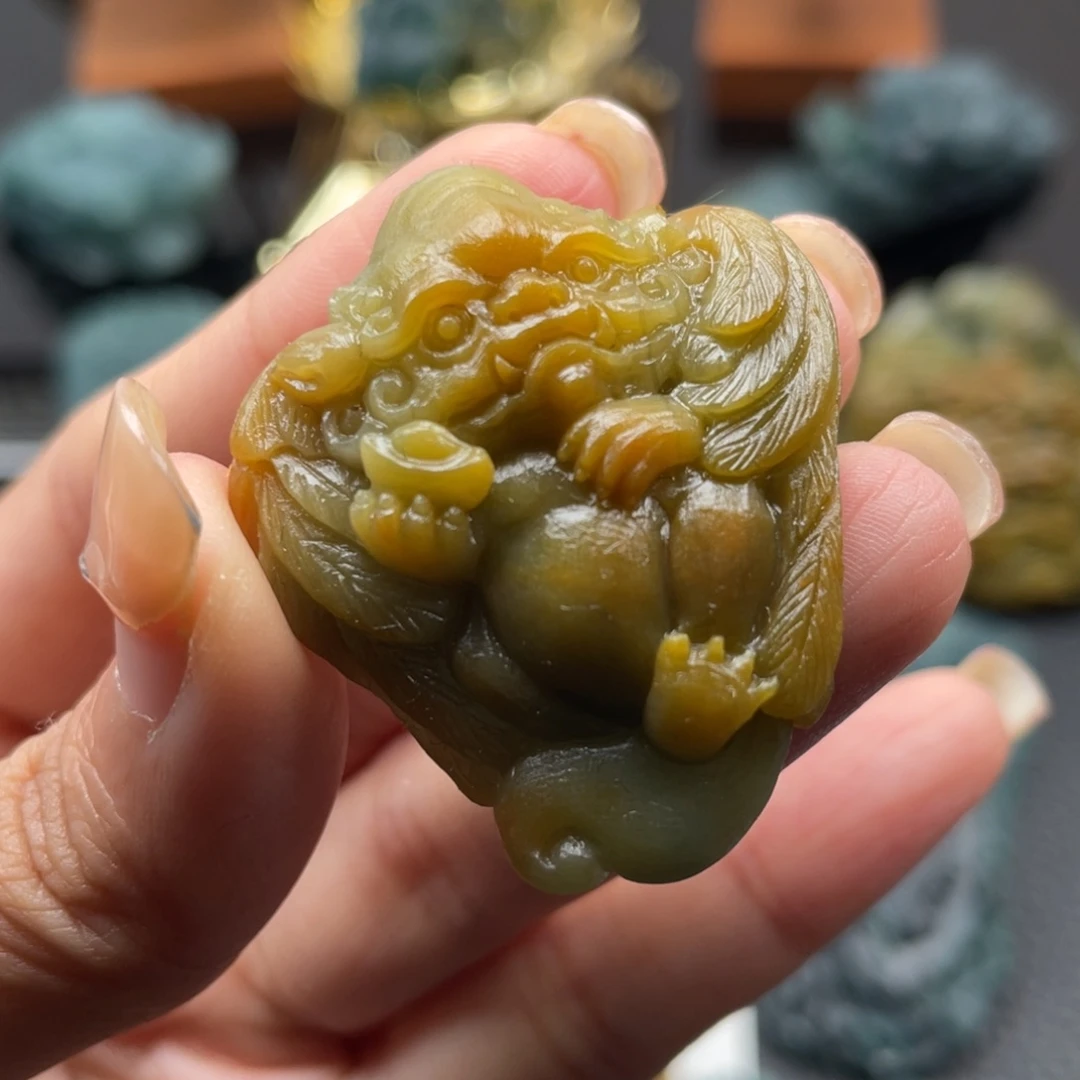 定制翡翠未镶嵌龙王翡翠