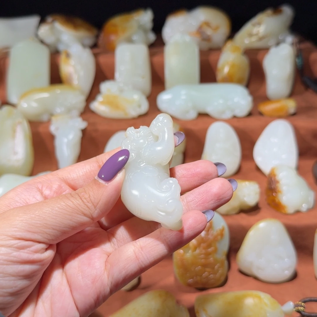 我***瞅和田玉未镶嵌挂件