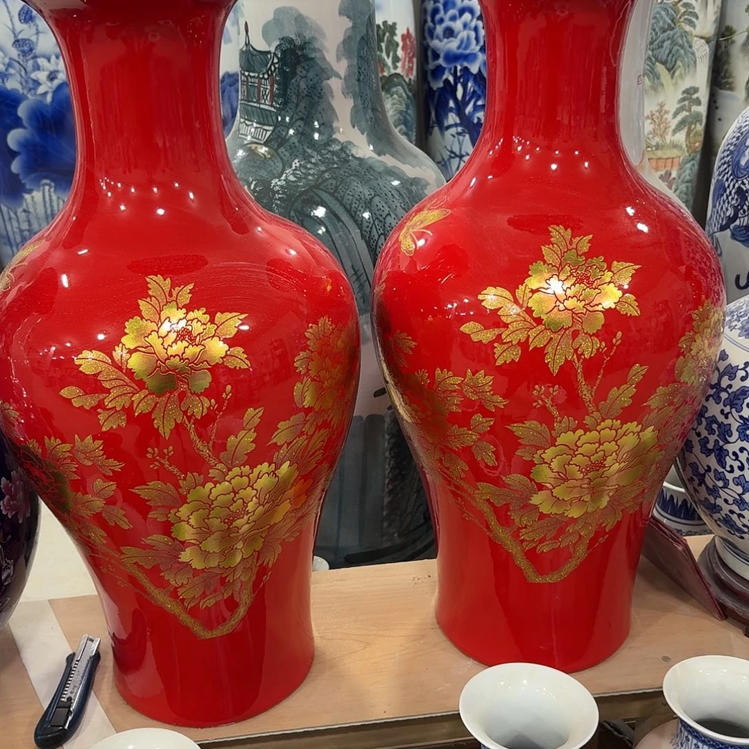 曹***品陶瓷红色金牡丹一对