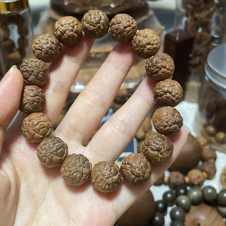 檀香木其他?**谜印度迈索尔老山檀香横纹黑肉瑞狮