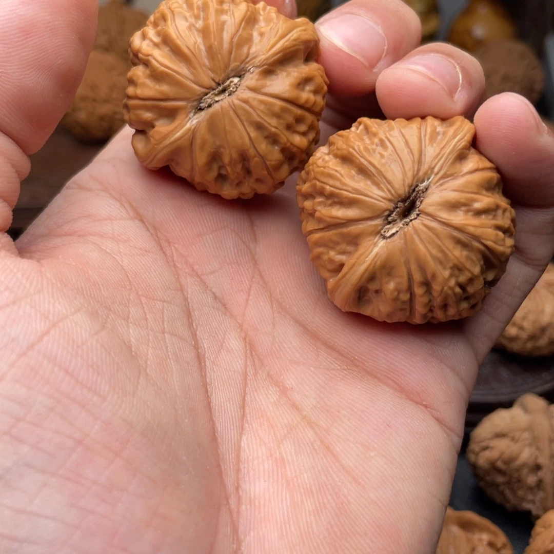 文玩核桃把件李*曈铁锤