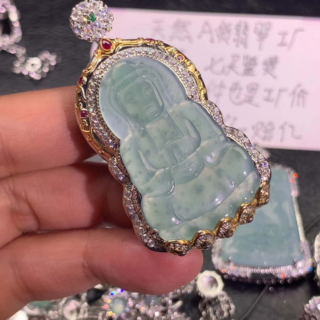 翡翠颈饰未镶嵌观音