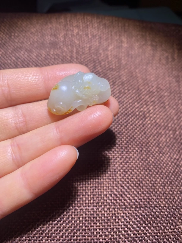 新疆和田玉雕刻貔貅时尚精雕