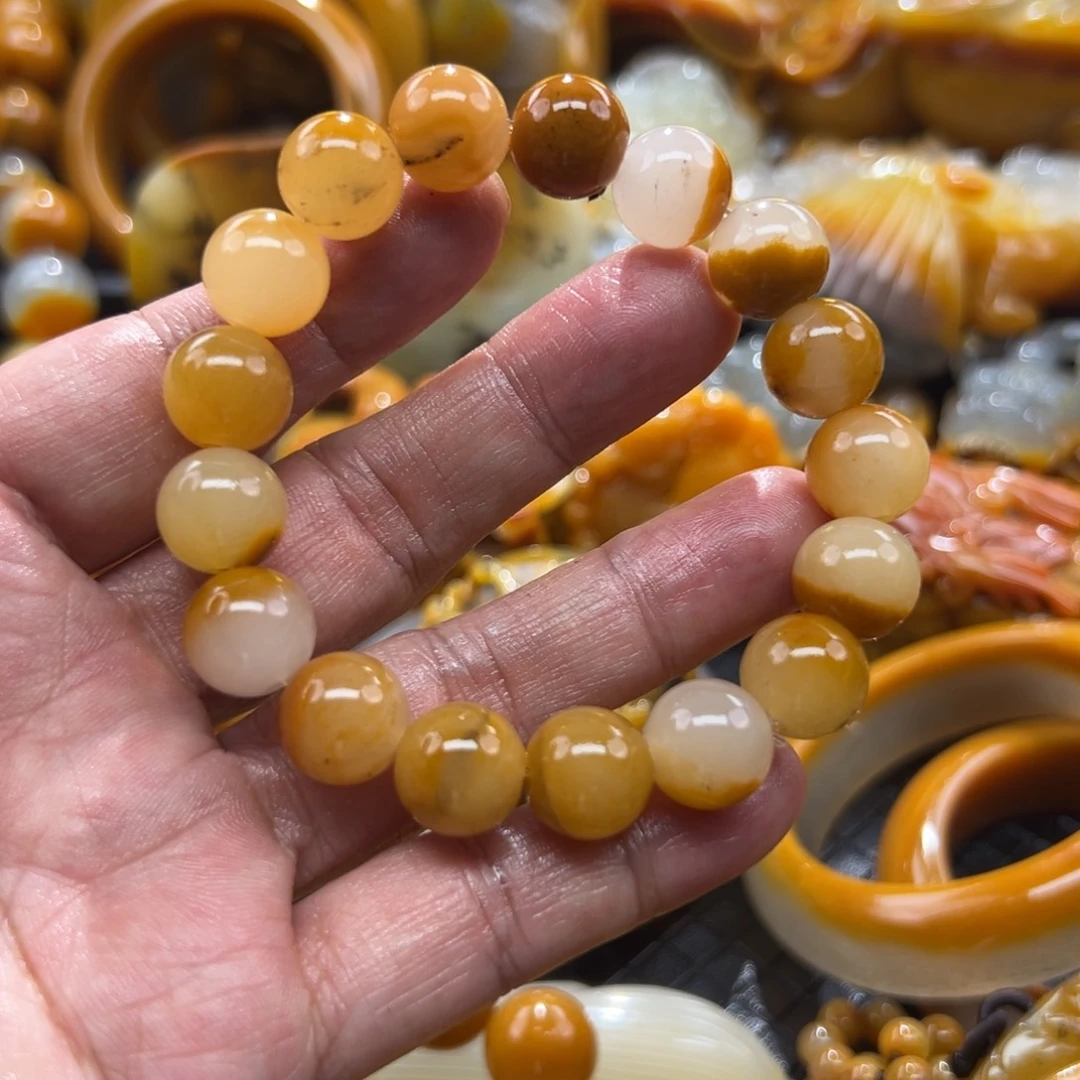 石英质玉未镶嵌颈饰