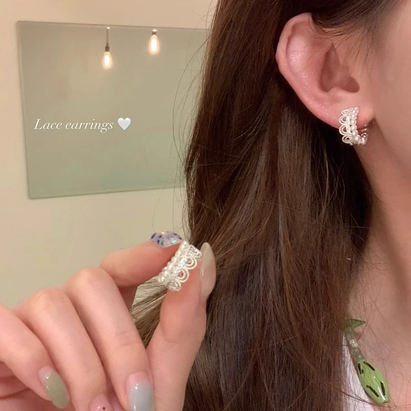 铜合金仿珍珠耳饰 优雅蕾丝珠珠耳圈耳扣女高级气质耳钉通勤耳环