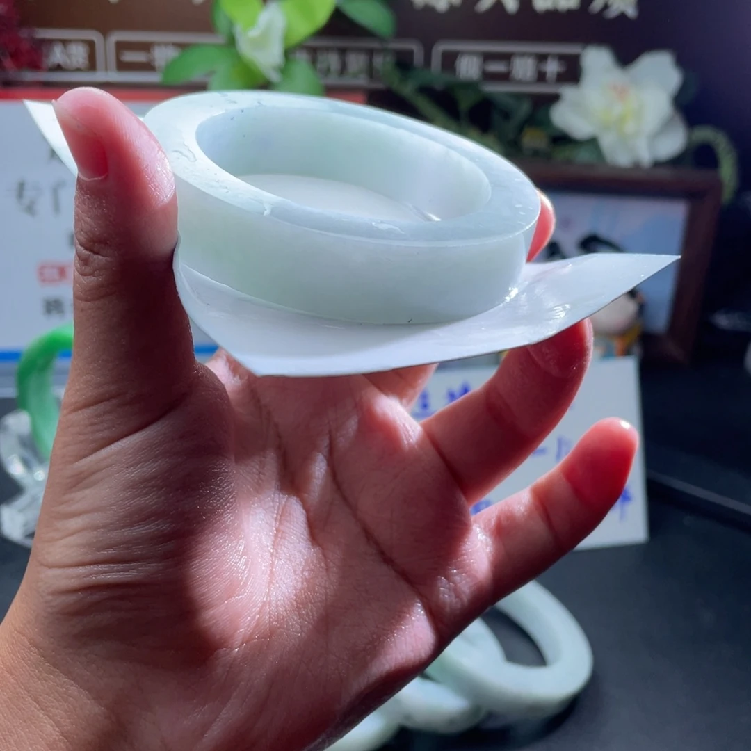 妍***铺定制翡翠未镶嵌正圈