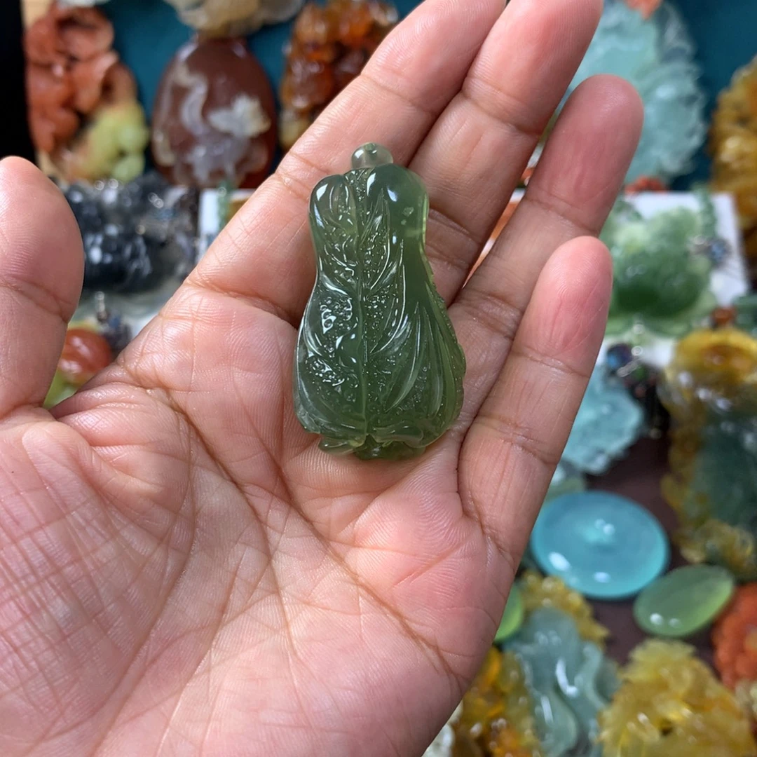 合金蛇纹石玉挂坠