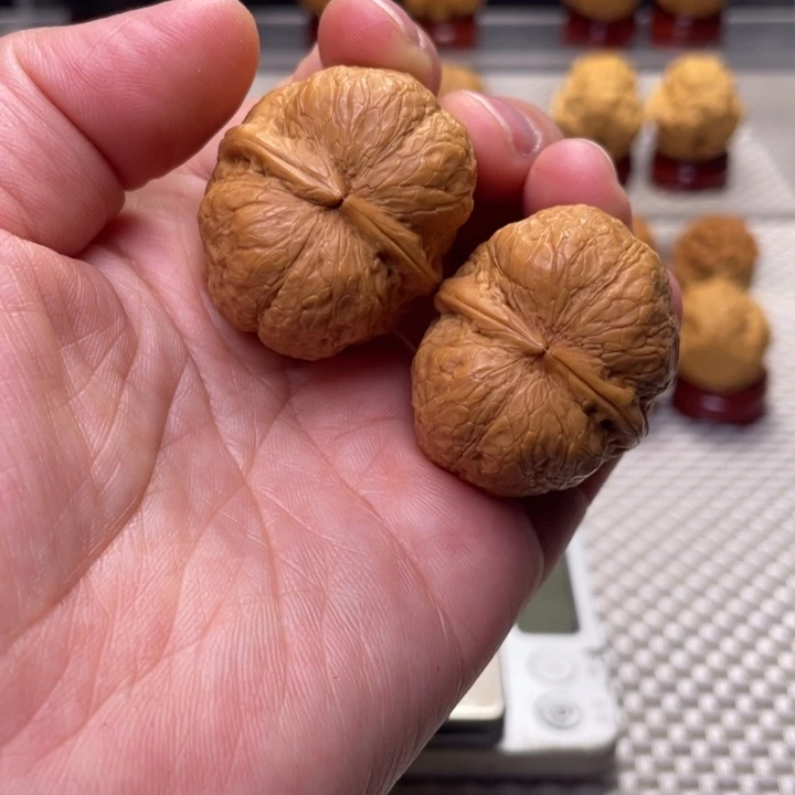 文玩核桃把件13峭壁元宝