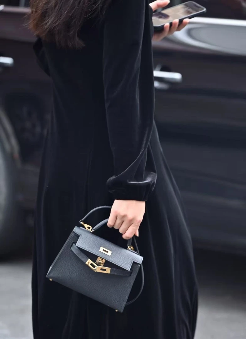 斜挎包千金风单根防刮女士链条包轻奢单肩锁扣便携款