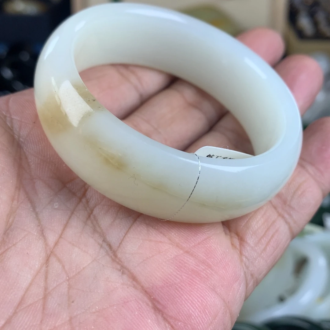 和田玉未镶嵌手镯