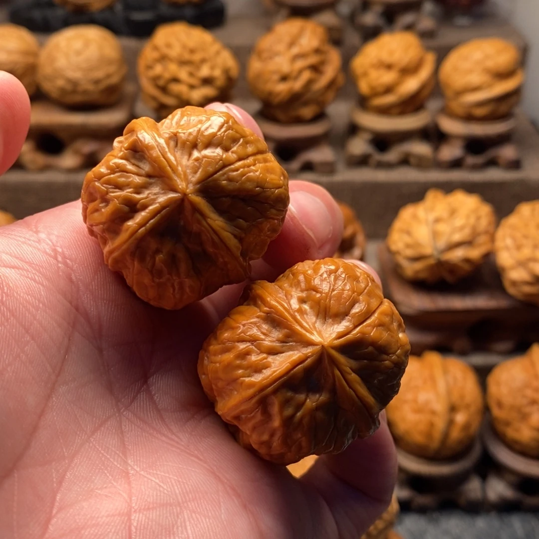 文玩核桃把件铁核桃