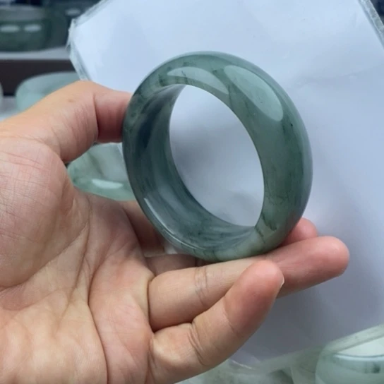 未镶嵌手镯石英质玉（金丝玉）