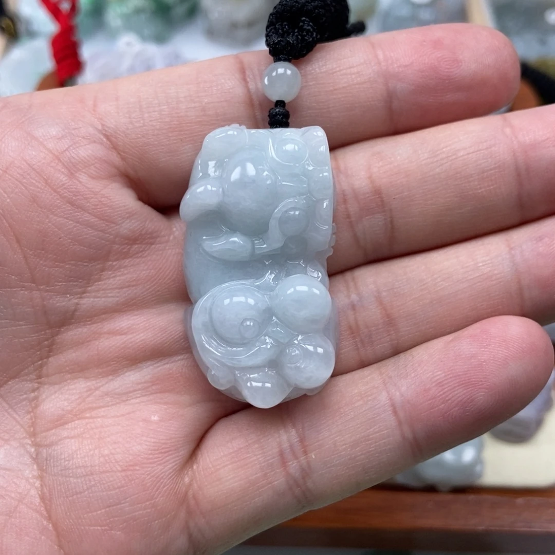 翡翠未镶嵌颈饰霸王貔貅吊坠