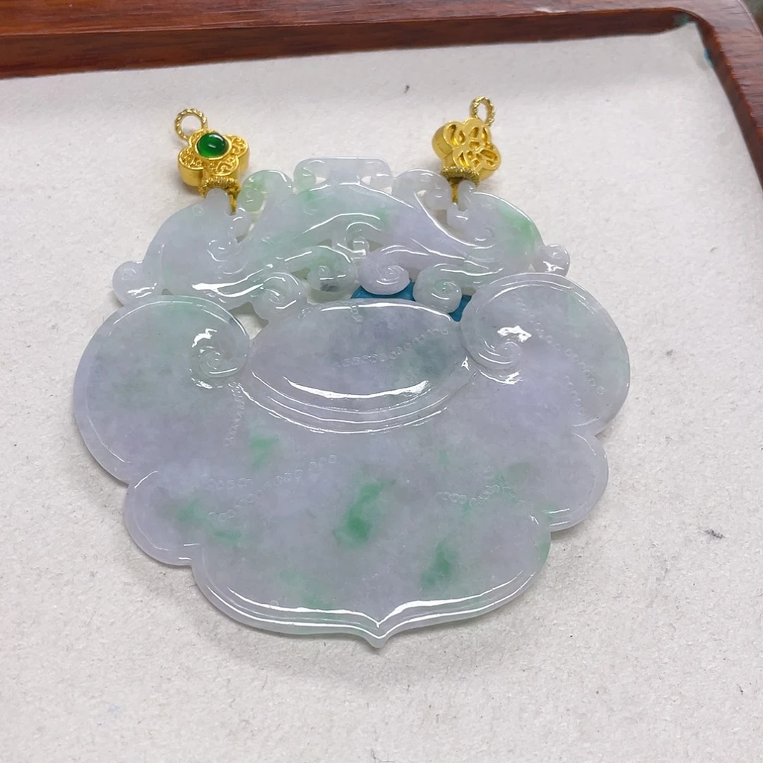 翡翠未镶嵌颈饰大如意锁