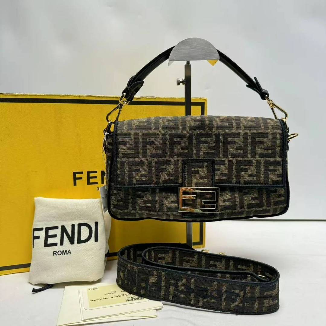 胖虎安安/芬迪/95新/公价0/箱包/两用包/31B2501250315