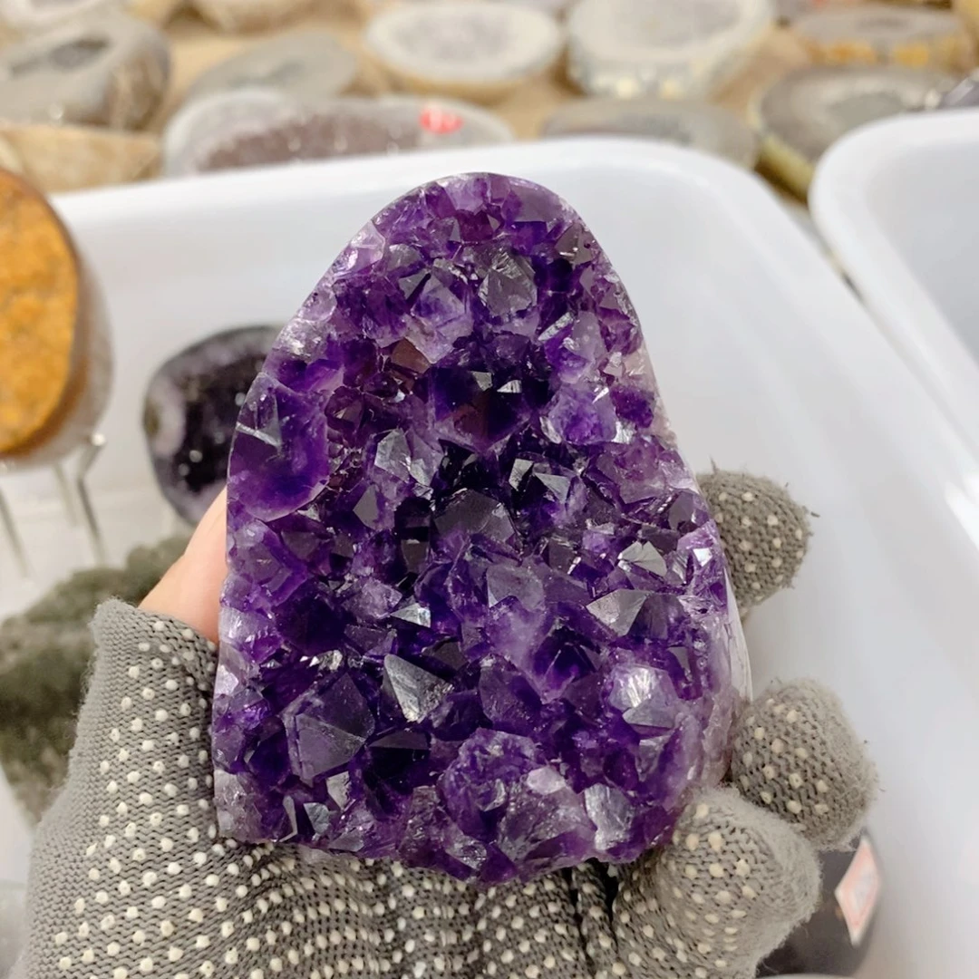 水晶珠宝半成品未镶嵌陈**?