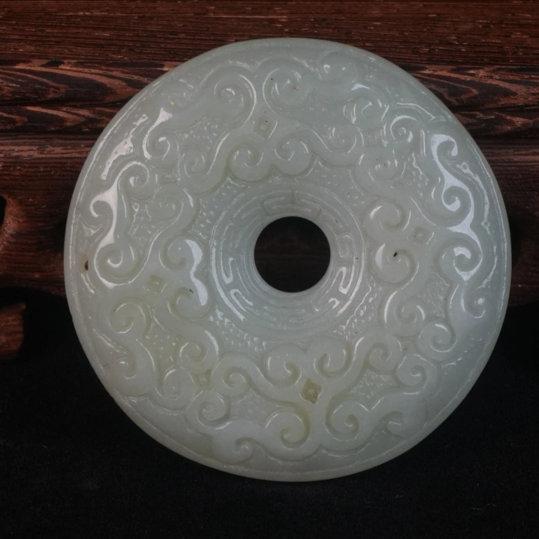 lot11359 1943 公元19-20世纪前期 玉挂件 40.9g