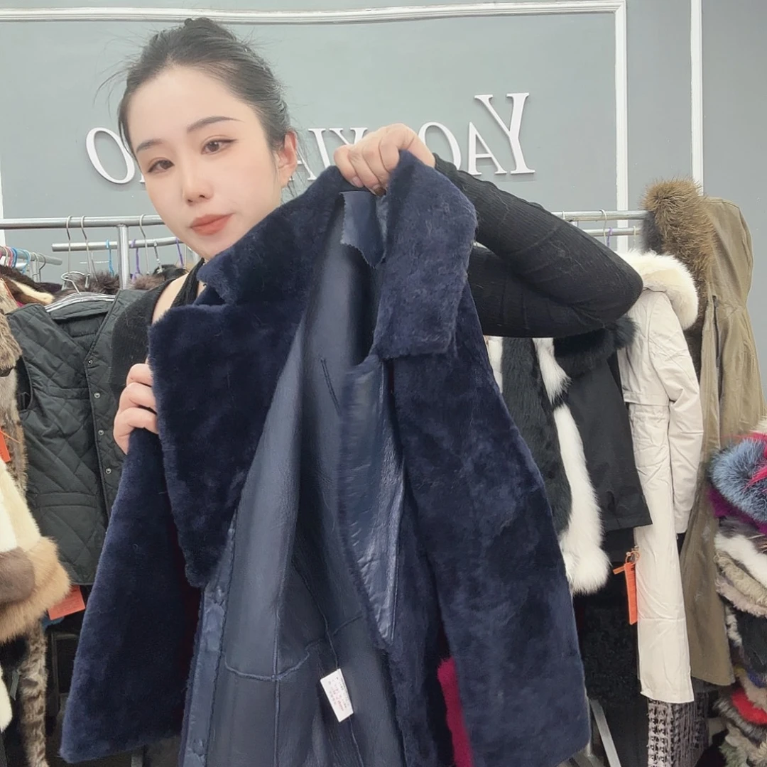 姚小妖家高端皮草