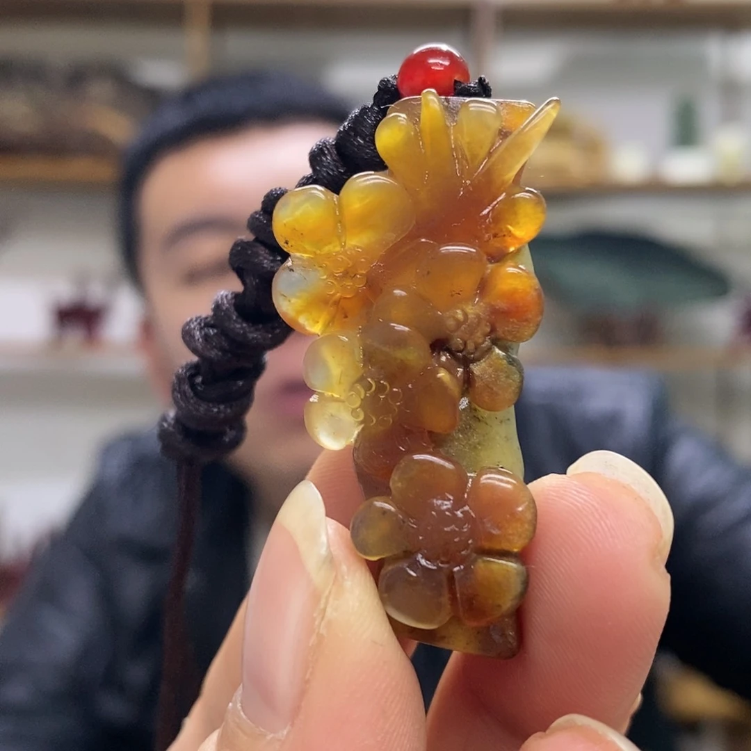 蛇纹石玉挂件未镶嵌