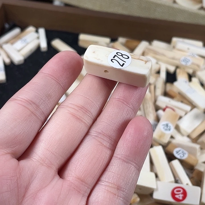 泥塑不打孔联系客服