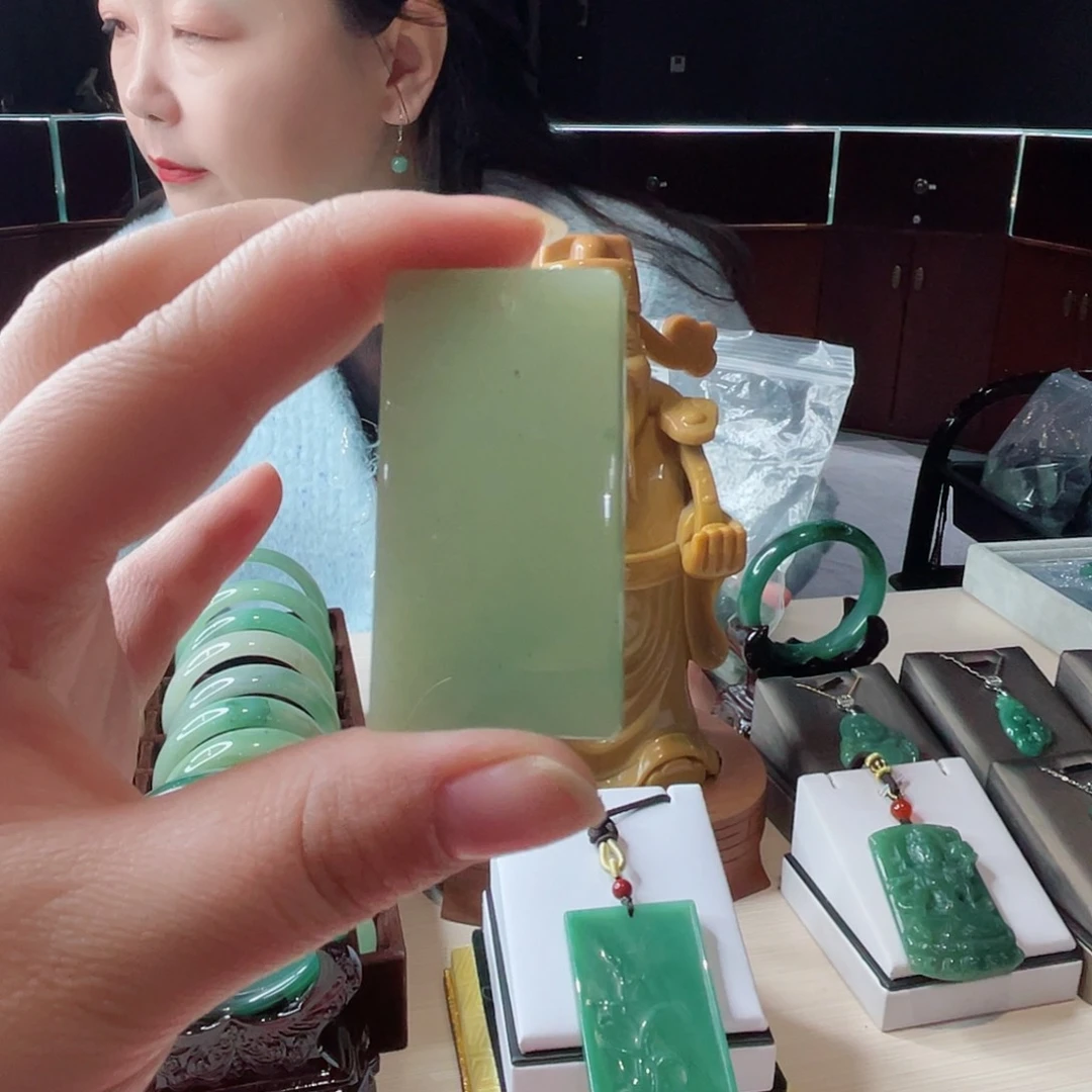 密玉（石英质玉）吊坠未镶嵌