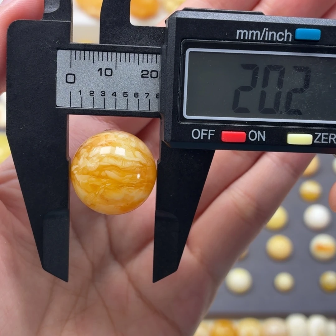 琥珀未镶嵌裸石微瑕焦皮纹20.2mm