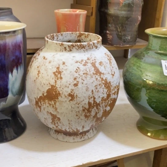 瓶景德镇陶瓷。景德镇陶瓷