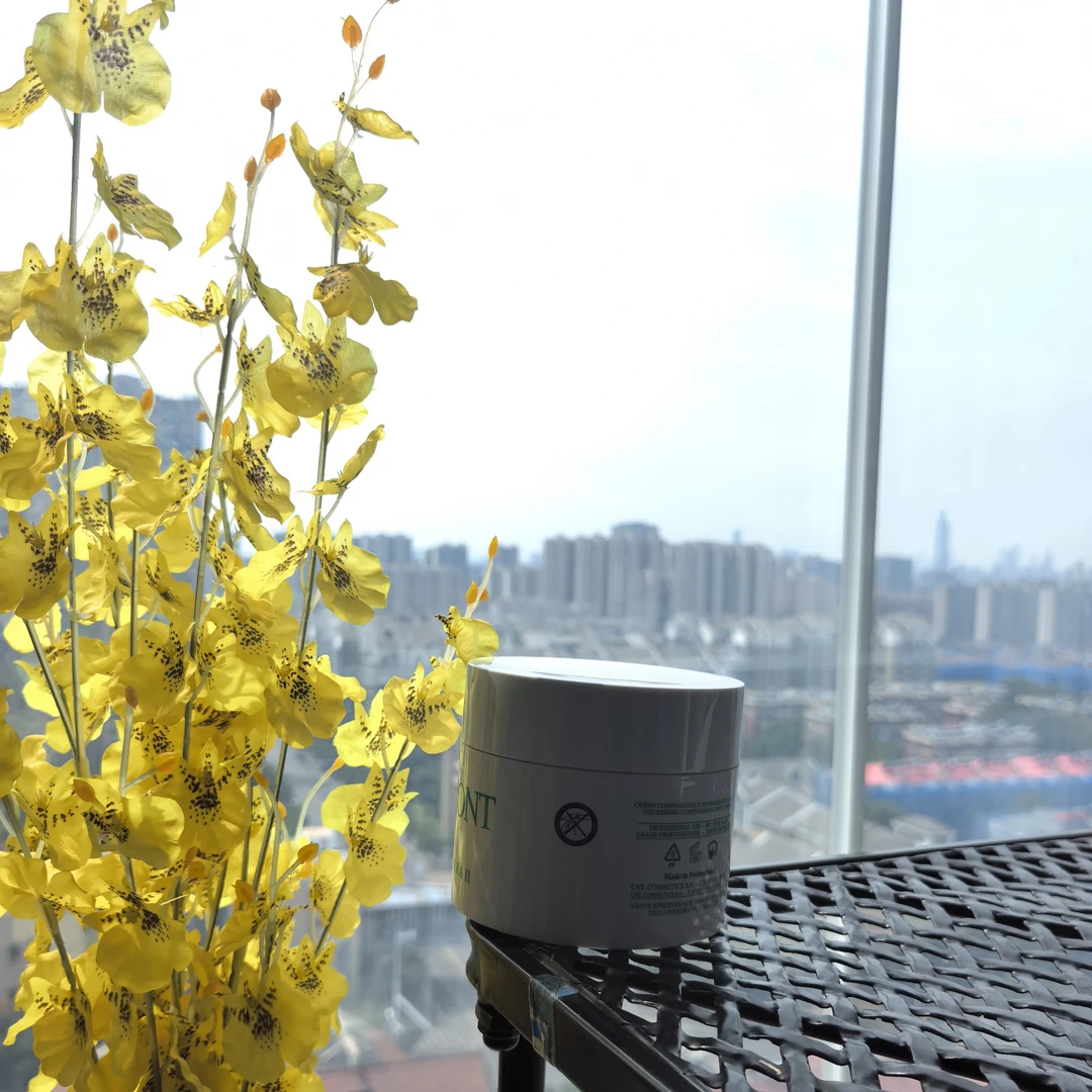 F院线好用补湿面霜刷子