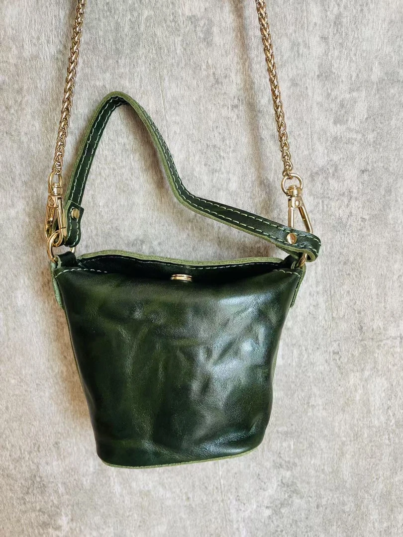 纯手工头层牛皮斜挎休闲包小众东方洛可可