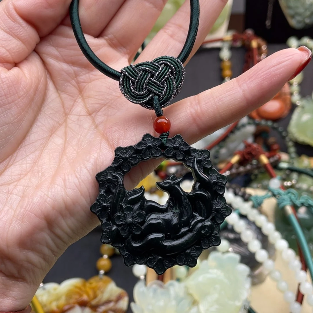 蛇纹石玉颈饰未镶嵌