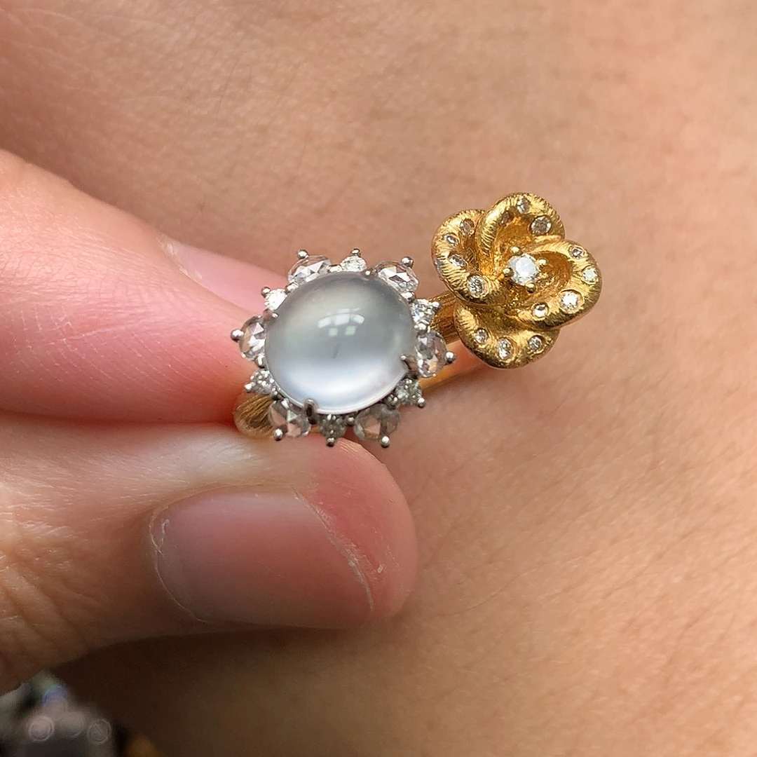 翡翠18K金镶嵌戒指