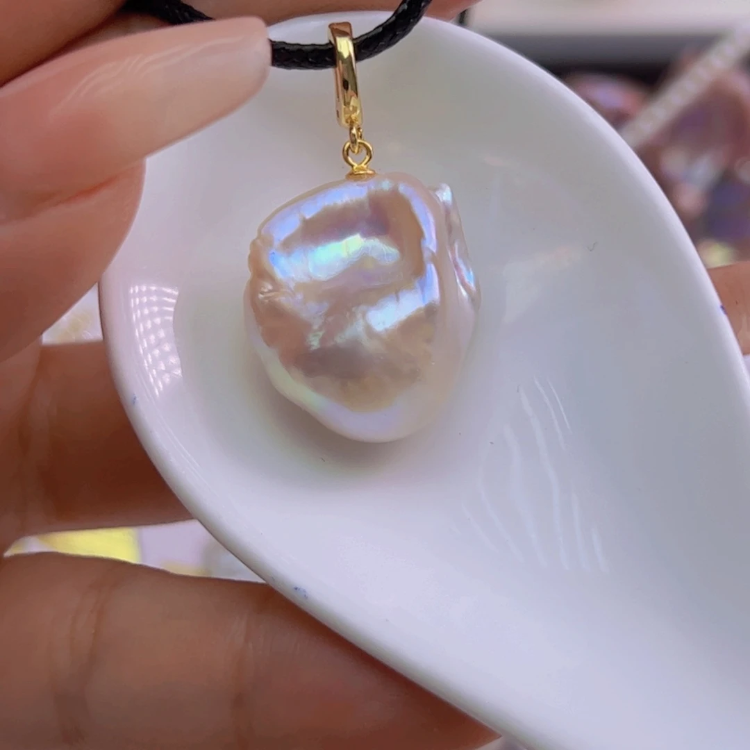 淡水珍珠吊坠(赠链)未镶嵌