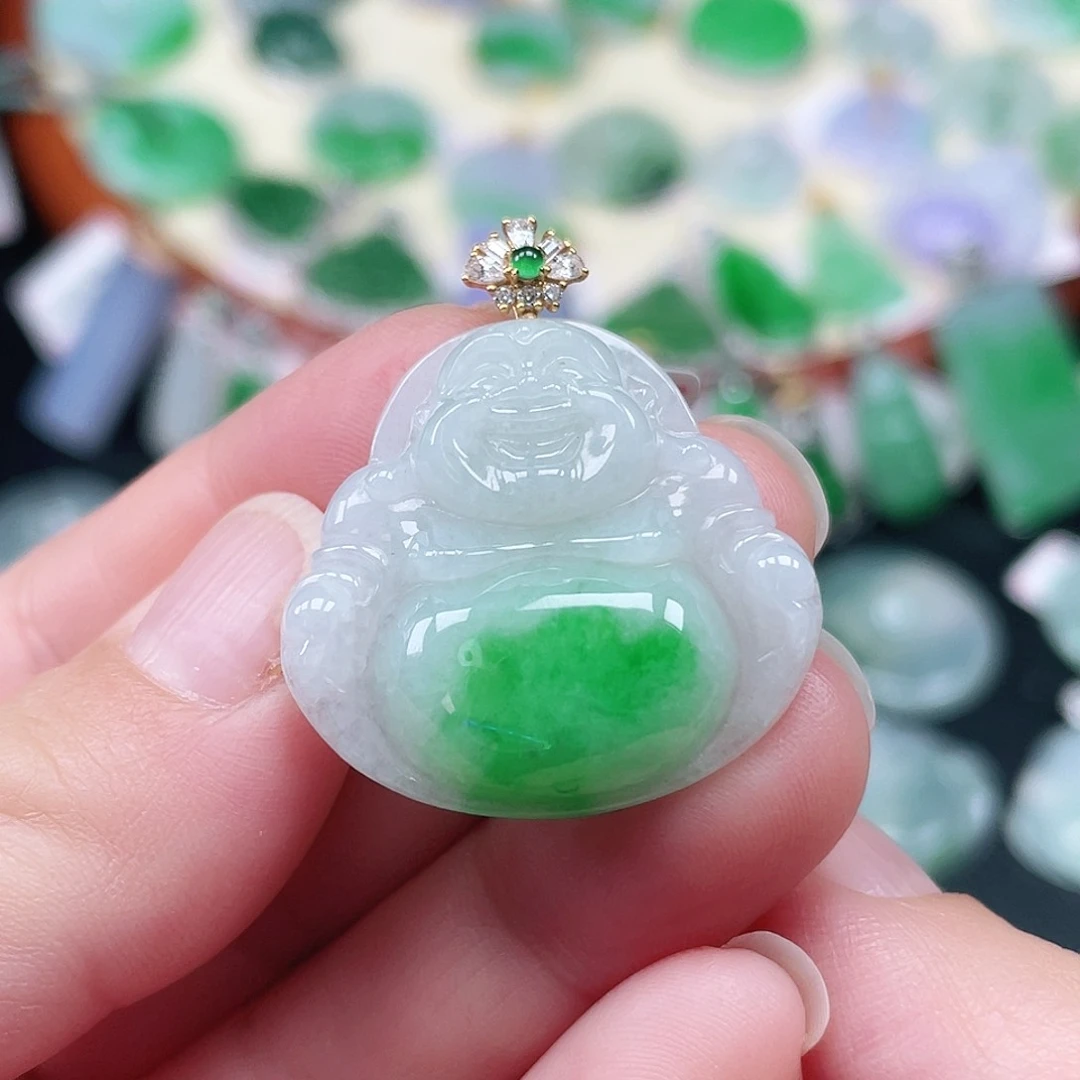 颈饰18K金镶嵌翡翠佛