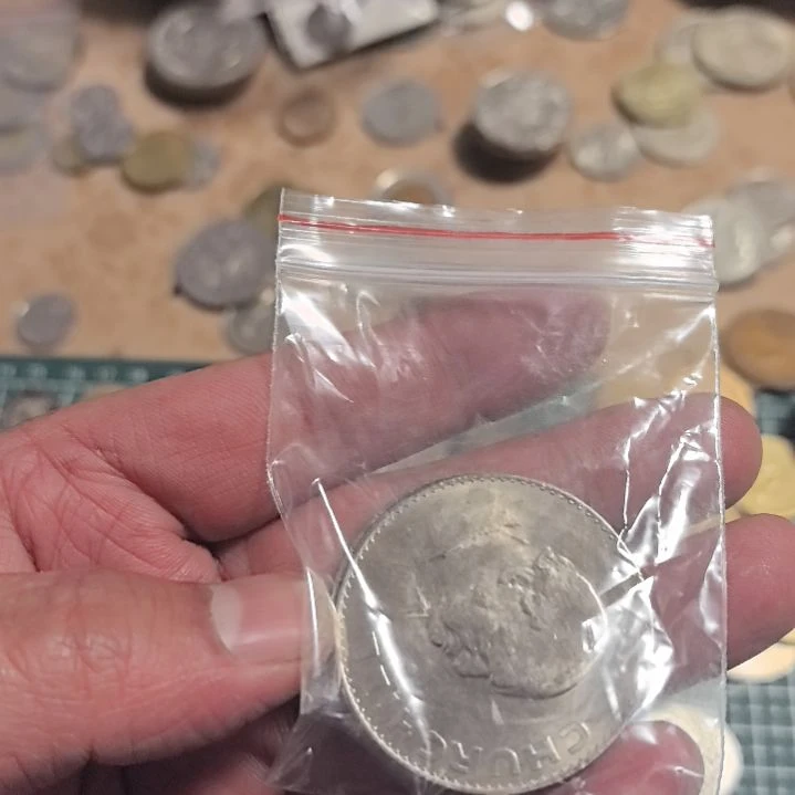 普通金属币果****神流通品相硬币