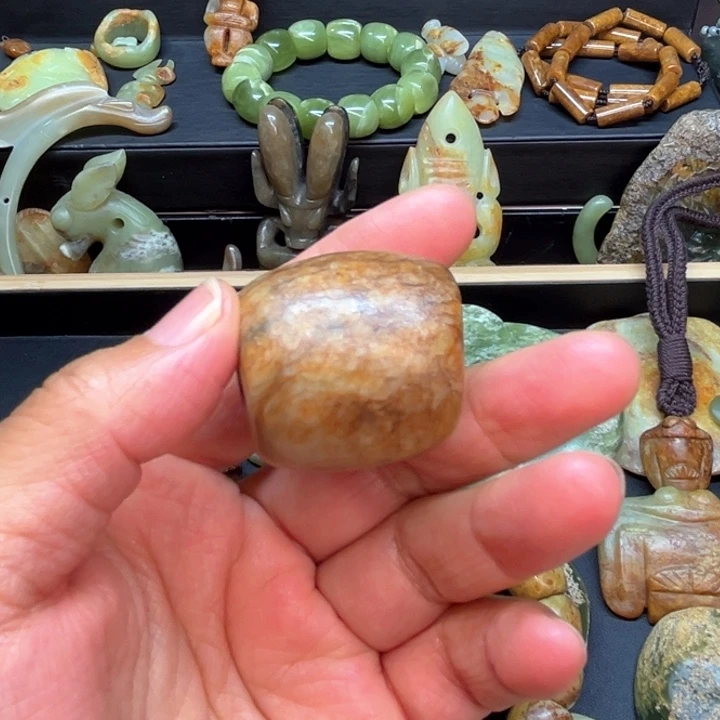 未镶嵌岫岩河磨玉（透闪石质玉）挂件藏*