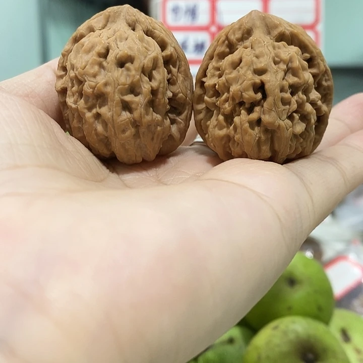 文玩核桃吊坠蚂蚁王33+
