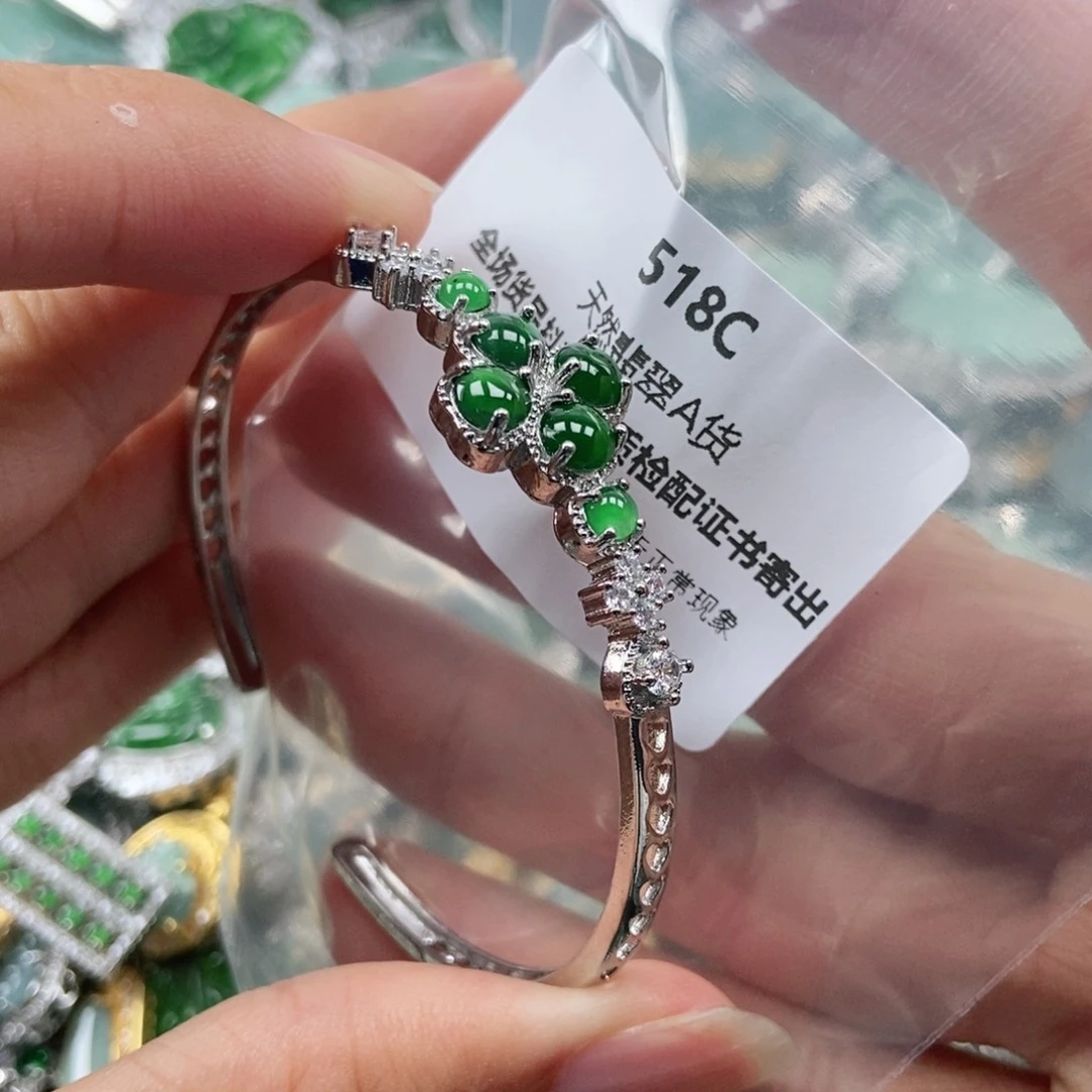 【闪购商品】翡翠未镶嵌吊坠(不含链)