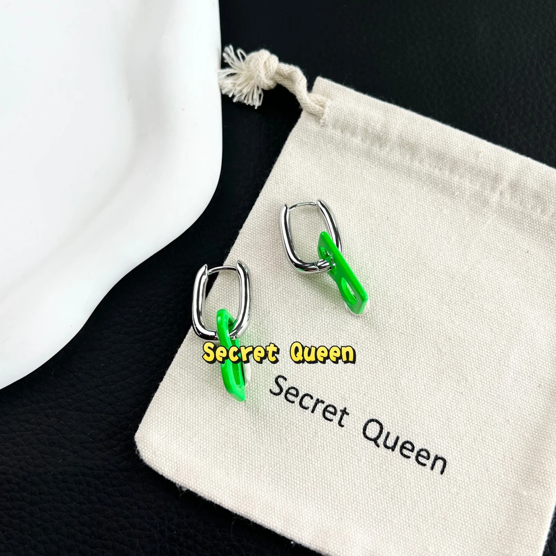 铜合金耳饰 小众设计绿色字母镂空耳扣一对ah027