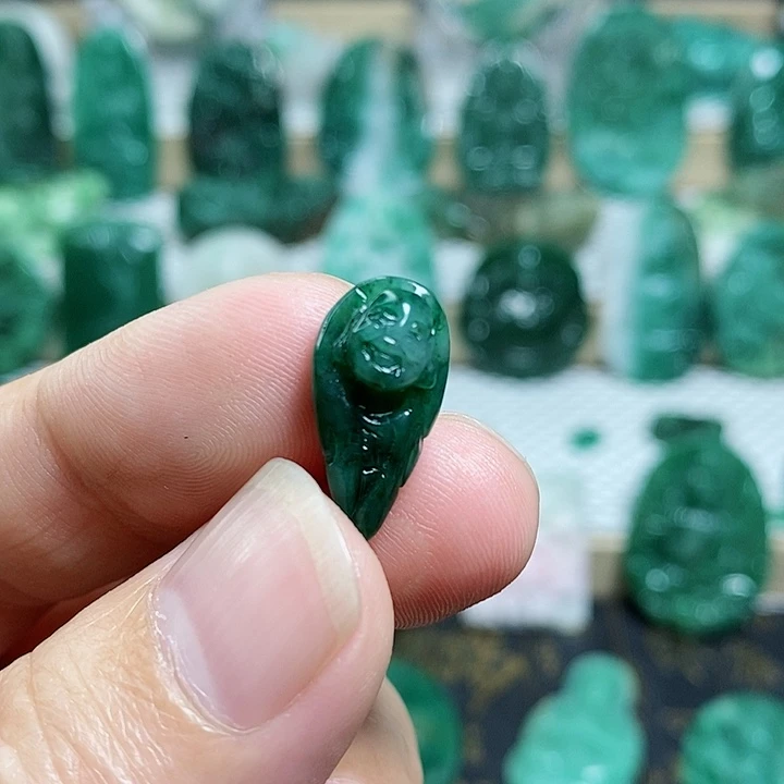 未镶嵌独山玉颈饰