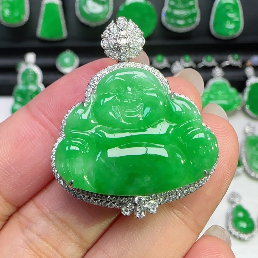 翡翠18K金镶嵌颈饰吊坠