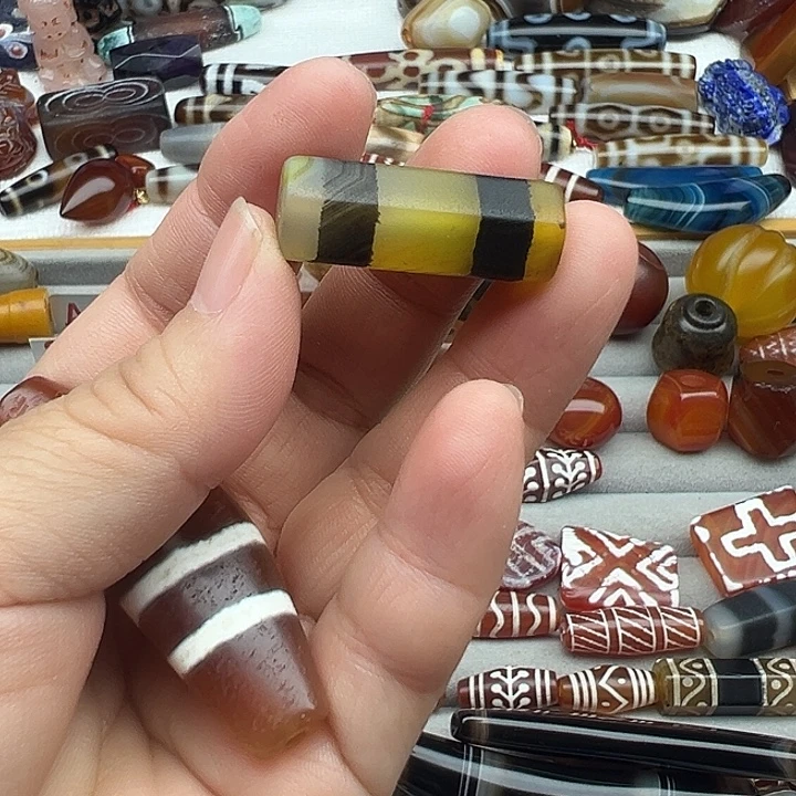 Q***生玛瑙/玉髓未镶嵌颈饰