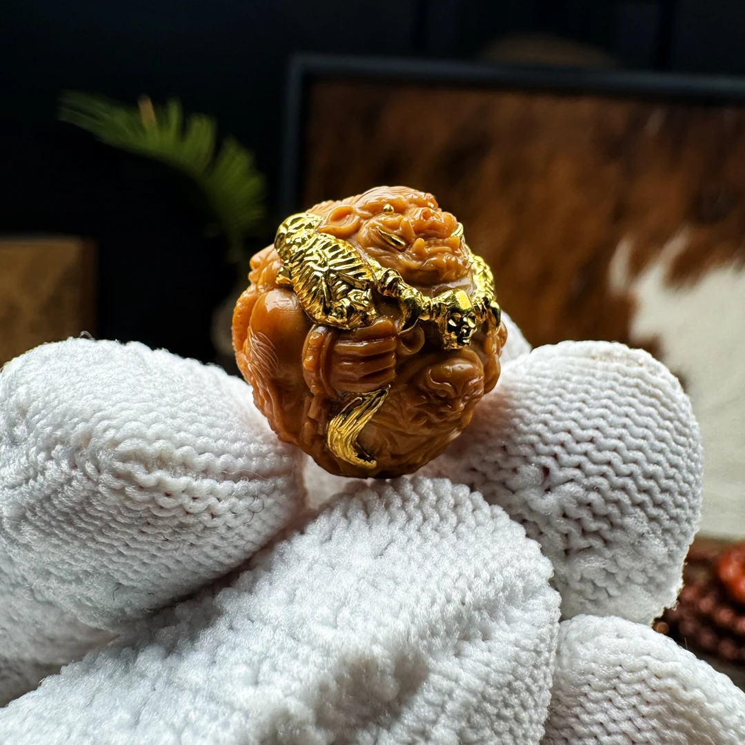 猪刚烈 猴头核雕刻