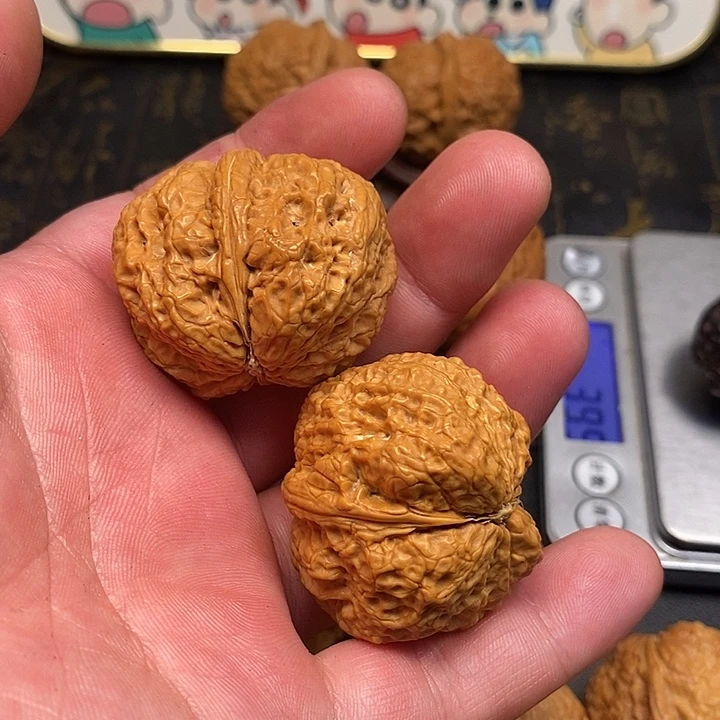 文玩核桃把件铁皮蛤蟆头