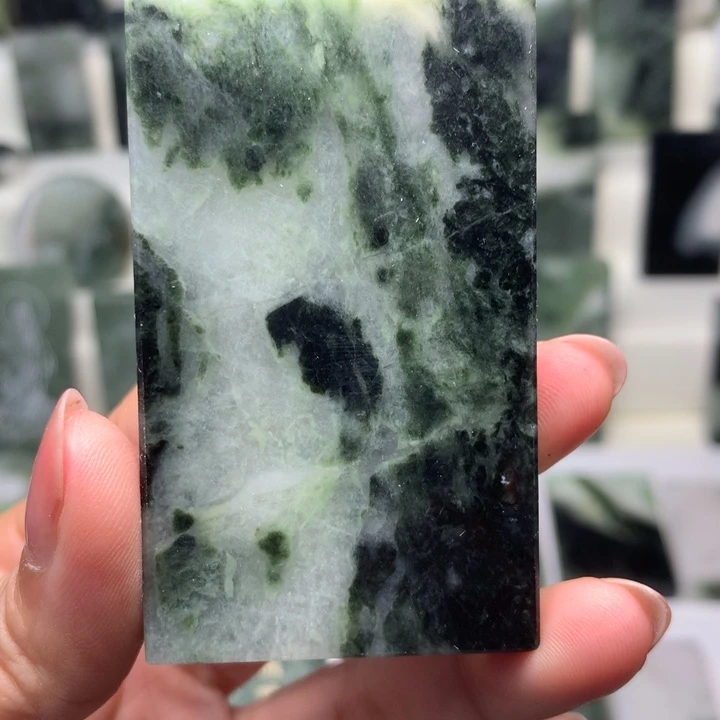 独山玉颈饰未镶嵌山*经