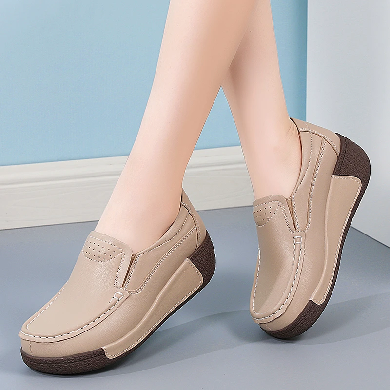 真皮厚底摇摇鞋女一脚蹬防滑套脚单鞋坡跟松糕鞋软底中年妈妈鞋子