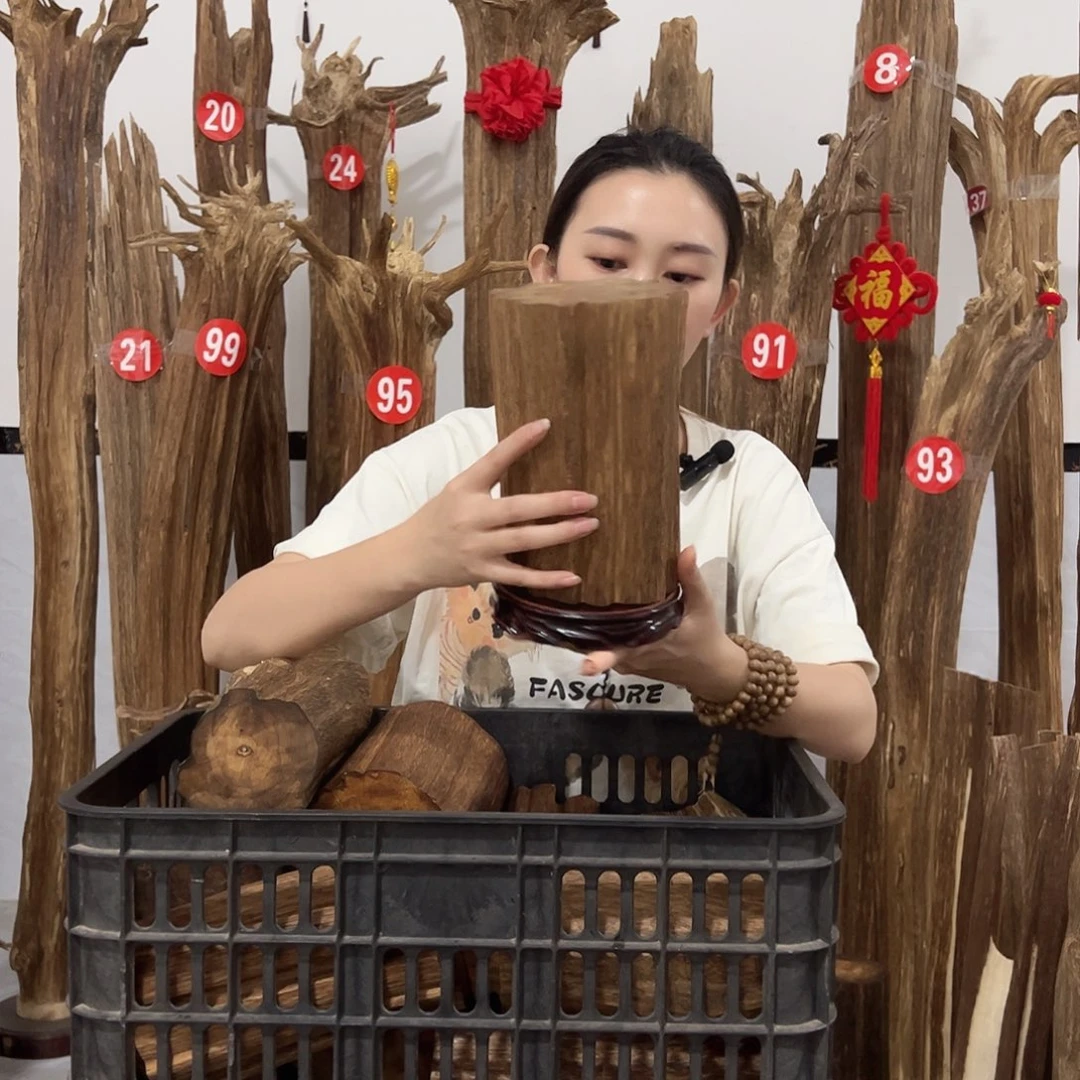 沉香碎屑沉香原材料