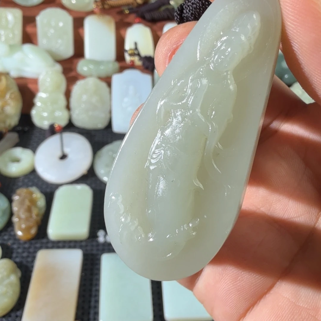 和田玉未镶嵌颈饰