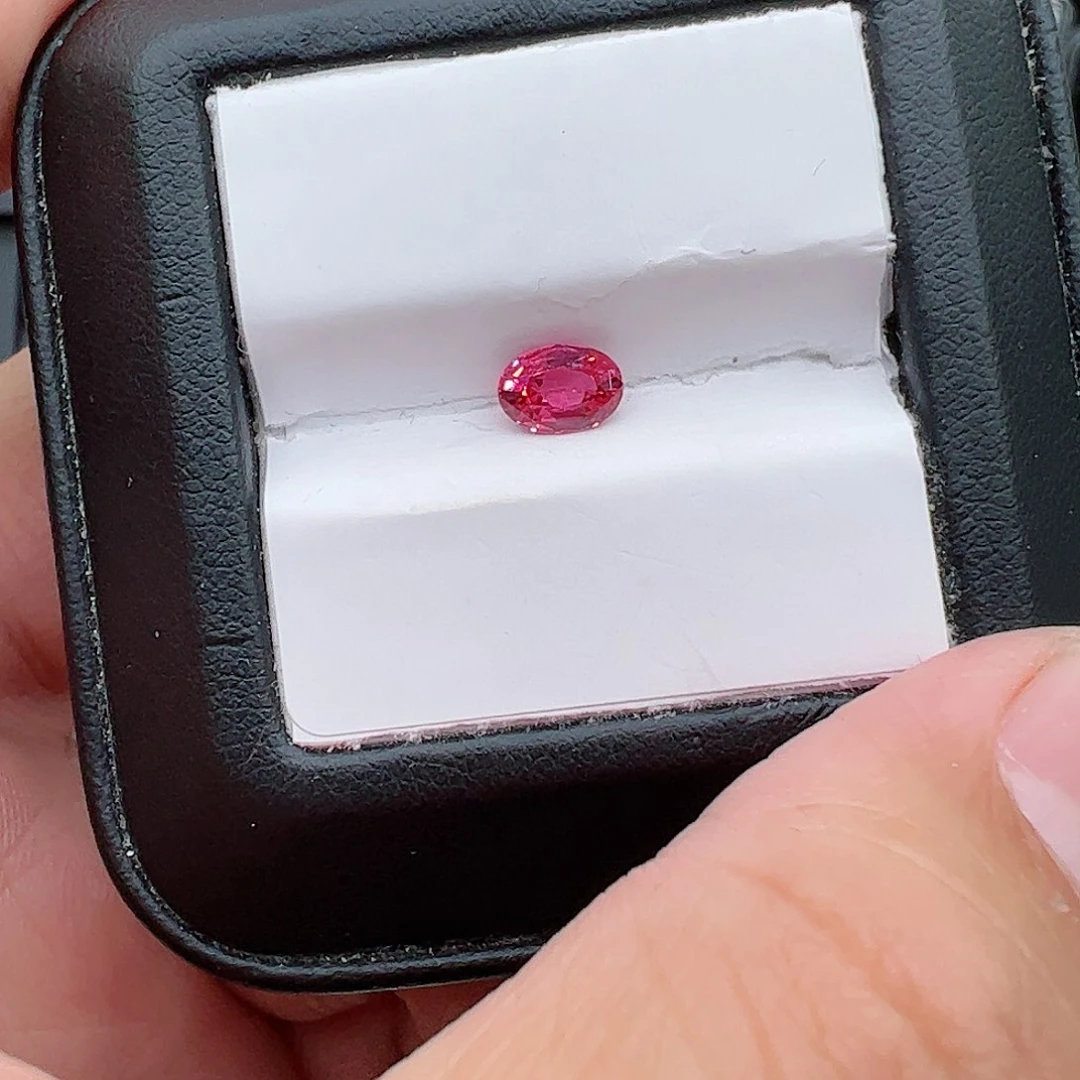 尖晶石裸石未镶嵌0.71克拉马亨盖