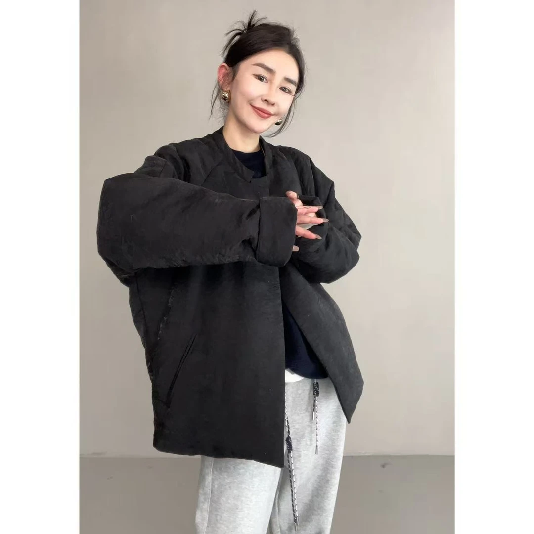 玖了个玖 2025秋季新品极简百搭新中式暗纹提花立领外套2509C6337