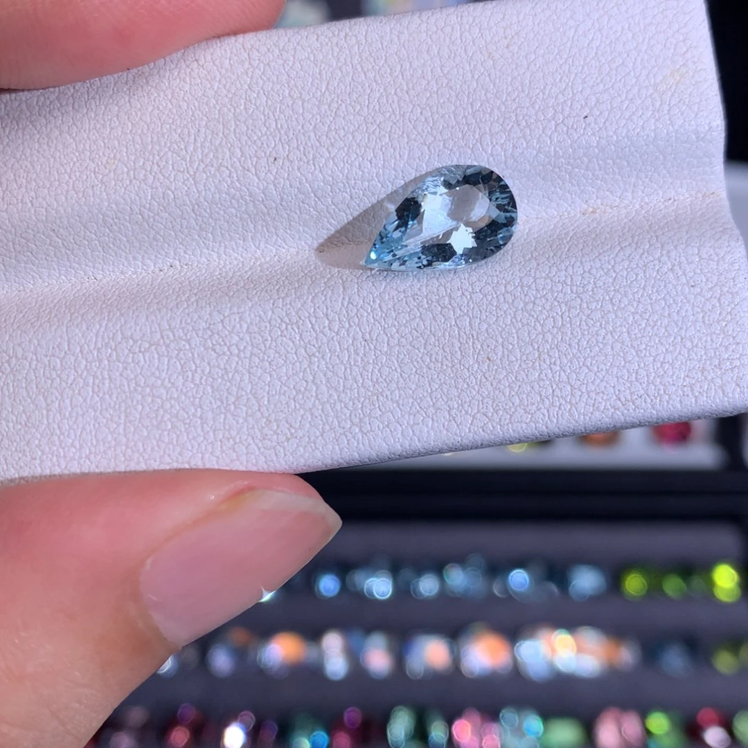 海蓝宝石笔搁未镶嵌2.05ct